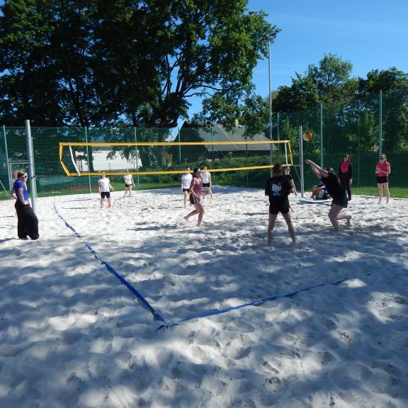 Došlo i na beach volejbal.