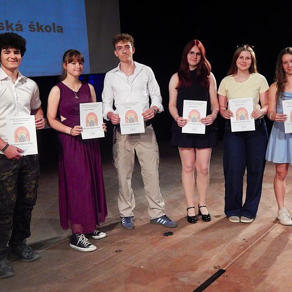 Zástupci devátých tříd, kteří se zúčastnili zdravotnických soutěží a vždy s velmi dobrými výsledky